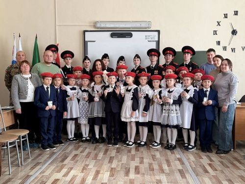 Учащиеся 2 «А» класса школы №4 Менделеевска вступили в Юнармию