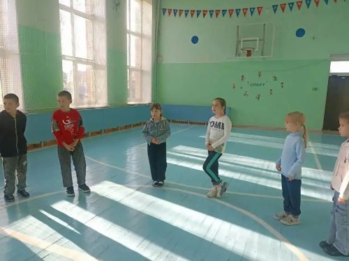 В школе №4 Менделеевска начал работу лагерь «Осенний калейдоскоп»