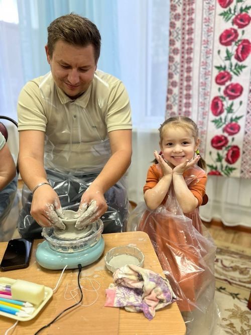 В детском саду «Сказка» Менделеевска открылась гончарная мастерская
