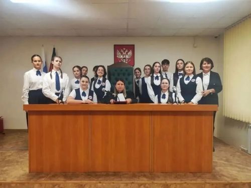 Гимназисты из Менделеевска побывали в районном суде