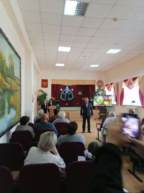 В школе №2 Менделеевска чествовали людей серебряного возраста