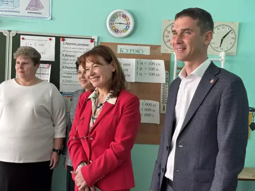Светлана Захарова оценила работу учреждений Менделеевского района