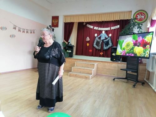 В школе №2 Менделеевска чествовали людей серебряного возраста