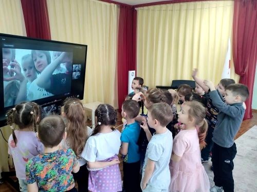 Дошколята из Менделеевска провели телемост с детьми Белгорода