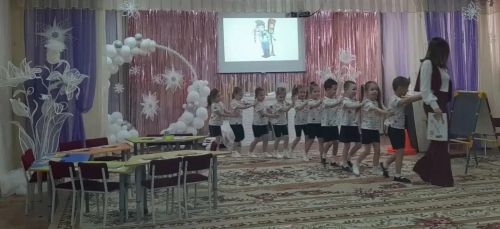 В детском саду «Планета детства» Менделеевска провели мероприятие «Сундучок с правилами безопасного поведения на дорогах»