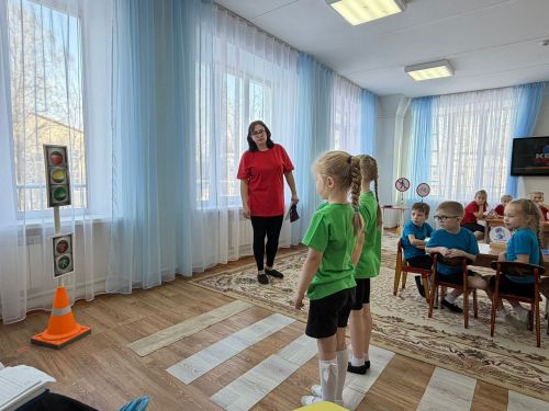 В менделеевском детском саду «Сказка» дошкольники стали экспертами ПДД в увлекательном квизе