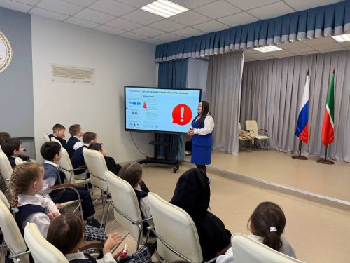 В Менделеевске ученикам начальных классов гимназии «Мирас» рассказали о безопасности на зимней дороге