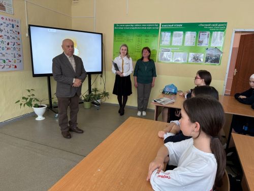 В Менделеевских школах стартовал цикл парламентских уроков