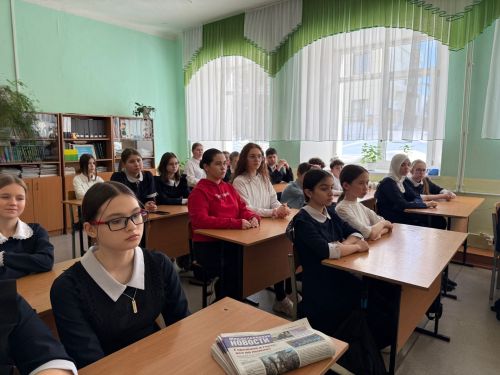 В Менделеевских школах стартовал цикл парламентских уроков