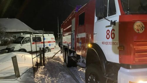 В Менделеевском районе горели баня, хозпостройки и сарай