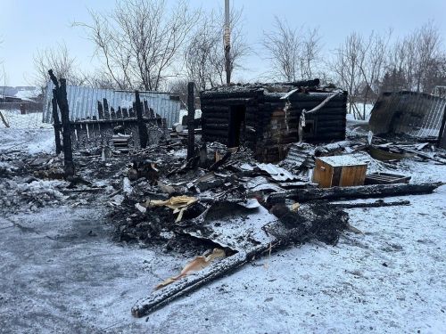 В Менделеевском районе горели баня, хозпостройки и сарай