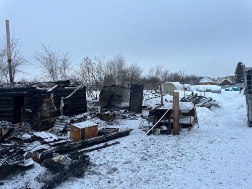 В Менделеевском районе горели баня, хозпостройки и сарай