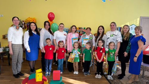 В детском саду №8 Менделеевска прошла игра КВН по ПДД с участием детей и родителей