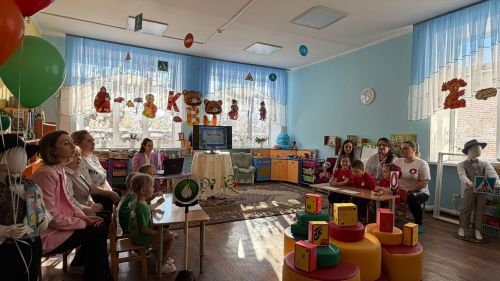 В детском саду №8 Менделеевска прошла игра КВН по ПДД с участием детей и родителей