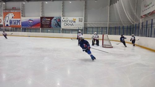 Хоккеисты «Айсберга» обыграли «Олимпию» в домашнем матче