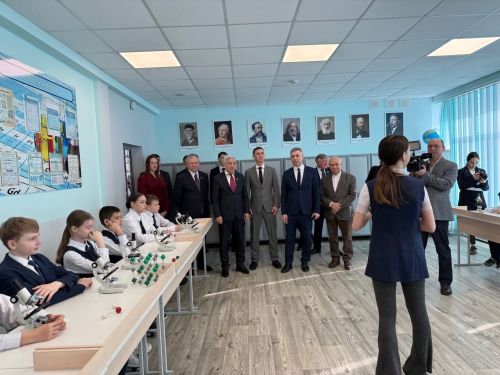 Фарид Мухаметшин оценил химико-технологический лицей в Менделеевске
