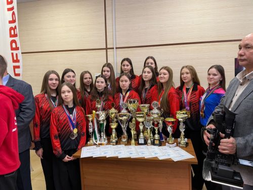 Фарида Мухаметшина встретили в Менделеевске чак-чаком и выставкой местных производителей