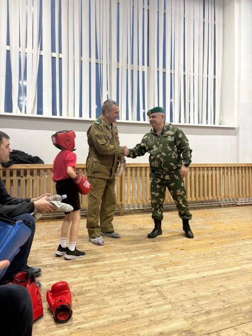 Более 60 юных начинающих спортсменов поборолись за победу на турнире по боксу в Менделеевске