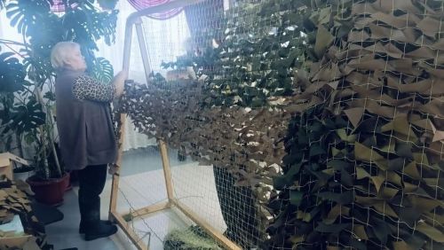 Маскировочные сети и окопные свечи: жители Татчелнов продолжают поддерживать участников СВО