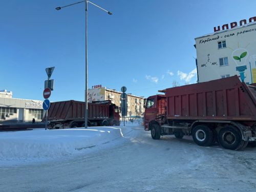 В Менделеевске работы по расчистке улиц от снега не прекращаются