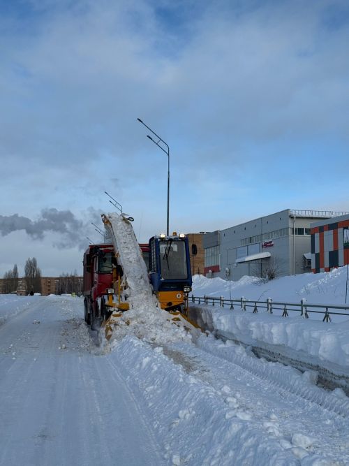 На улицах Менделеевска идёт плановая уборка снега