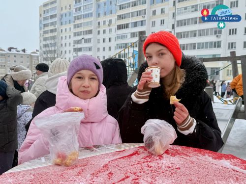 Третий семейный гастрофестиваль проведён в Менделеевске: сказочный сквер, национальная кухня и флешмоб дружбы