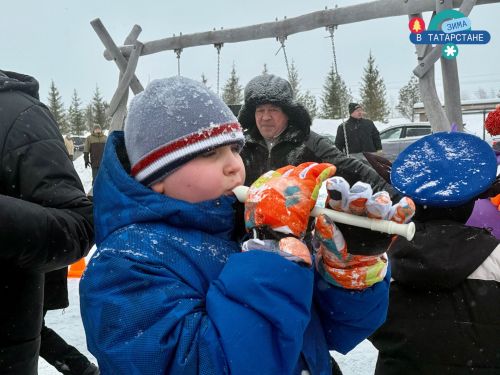 Третий семейный гастрофестиваль проведён в Менделеевске: сказочный сквер, национальная кухня и флешмоб дружбы