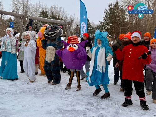 Третий семейный гастрофестиваль проведён в Менделеевске: сказочный сквер, национальная кухня и флешмоб дружбы