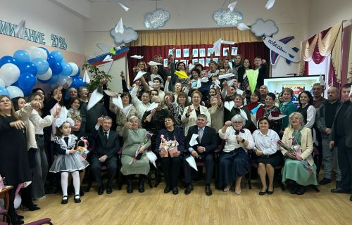 В школе №2 Менделеевска выпускники отправились в «Авиаполёт в детство»