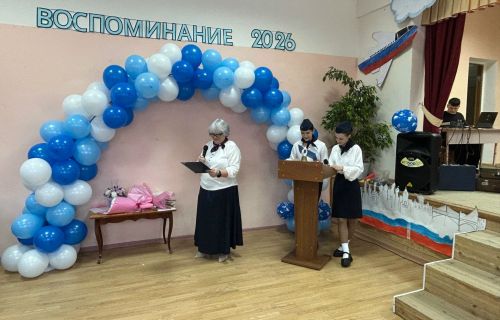 В школе №2 Менделеевска выпускники отправились в «Авиаполёт в детство»