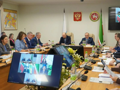 Роберт Искандаров принял участие в заседании Президиума Совета муниципальных образований Татарстана