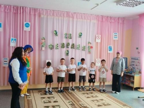 Юл билгеләре илендә: Песәй мәктәбендә ЮХИДИне әтиләр һәм кунаклар белән бергә өйрәнделәр