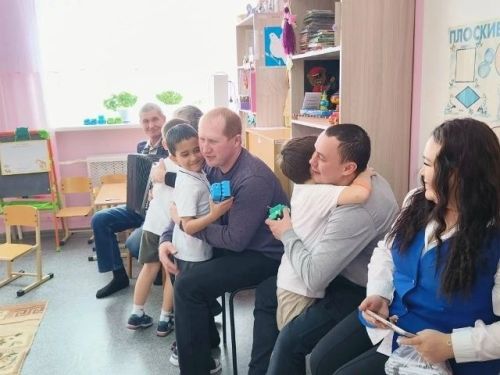 Юл билгеләре илендә: Песәй мәктәбендә ЮХИДИне әтиләр һәм кунаклар белән бергә өйрәнделәр