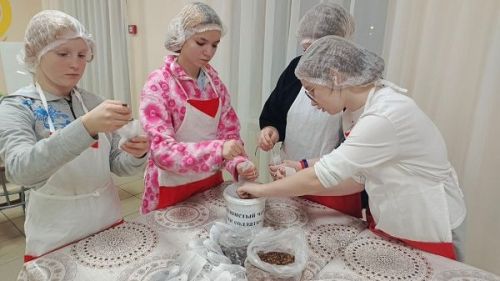 Воспитанники приюта «Камские зори» Менделеевска помогают бойцам СВО
