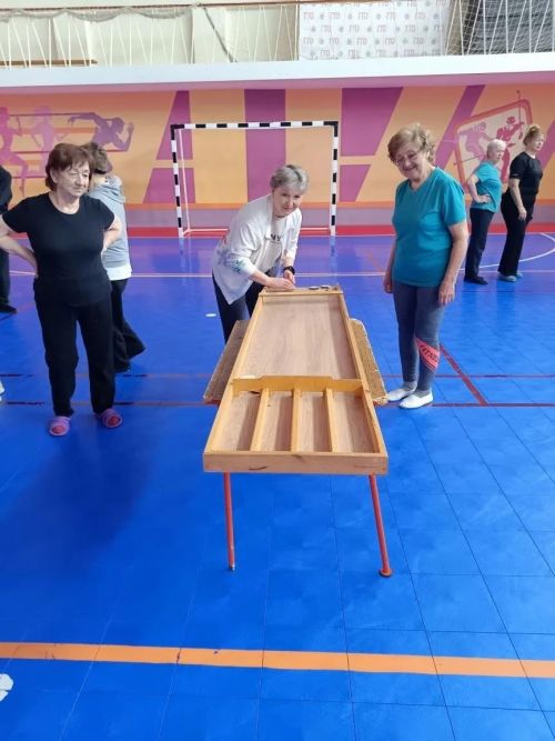 Участницы группы «ЗОЖ 50+» из Менделеевска сразились в играх народов мира
