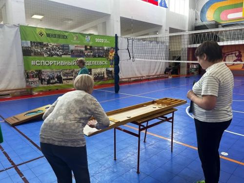 Участницы группы «ЗОЖ 50+» из Менделеевска сразились в играх народов мира