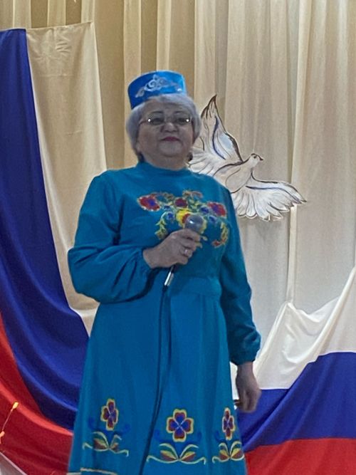 Советский базар, кряшенские танцы и конь на сцене: чем удивил фестиваль народного творчества в Бизяках