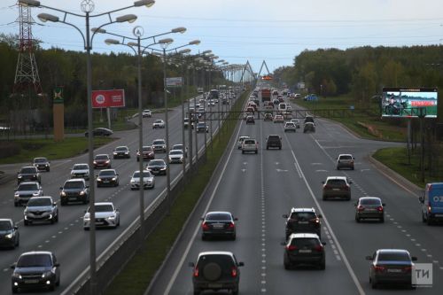 В Татарстане камеры штрафуют за использование телефона за рулём