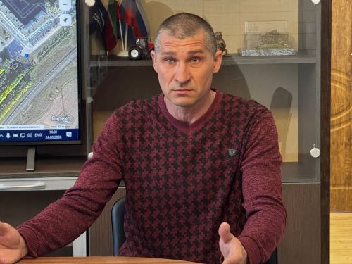 Гаражное общество, долги соседа и питание для ребёнка: о чём говорили на приёме у главы Менделеевского района