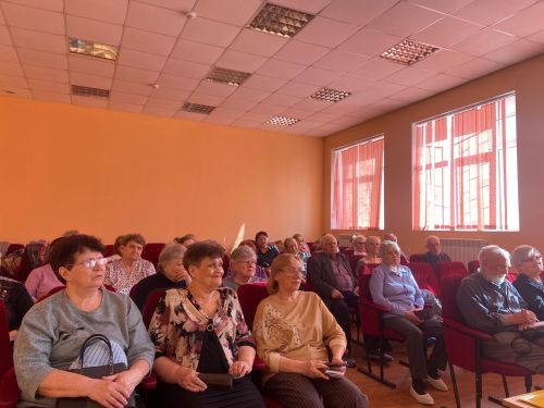 В Университете третьего возраста вспомнили 90-летнюю историю «Менделеевских новостей»