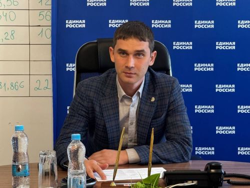 Гаражное общество, долги соседа и питание для ребёнка: о чём говорили на приёме у главы Менделеевского района