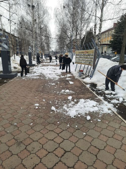 «Эковесна» объединила Менделеевский район: школы и детские сады вышли на субботники