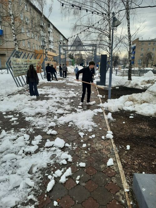 «Эковесна» объединила Менделеевский район: школы и детские сады вышли на субботники