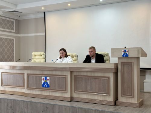В Менделеевске обсудили развитие «Движения первых» и воспитательную работу с молодёжью