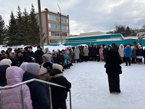 В школах Менделеевска и района прошли масштабные учения по эвакуации