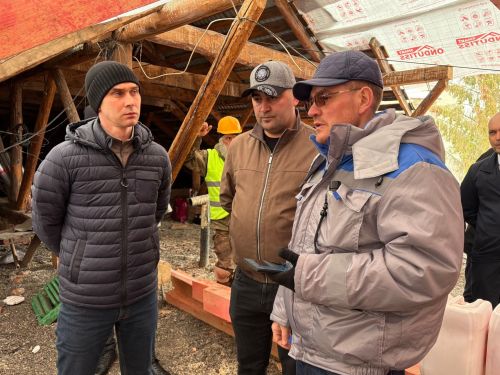 В Менделеевске проверили ход капитального ремонта и состояние домов