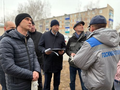 В Менделеевске проверили ход капитального ремонта и состояние домов
