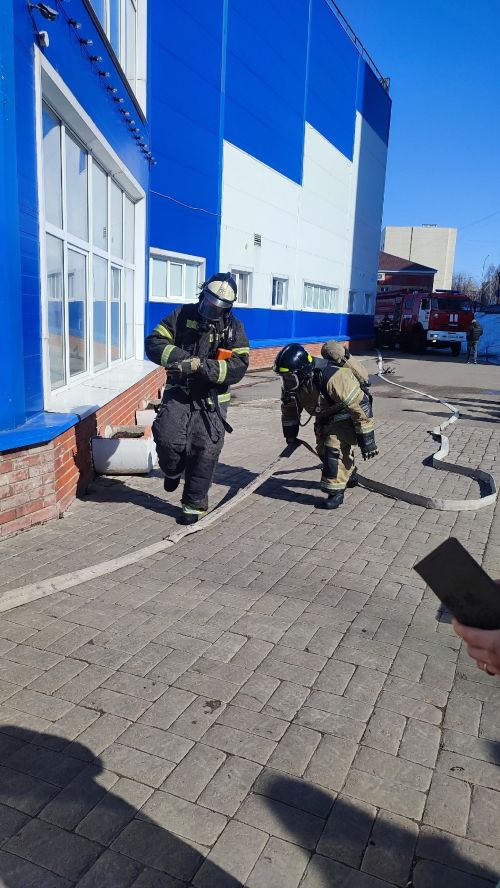 В ледовом дворце Менделеевска прошли плановые учения по пожарной безопасности