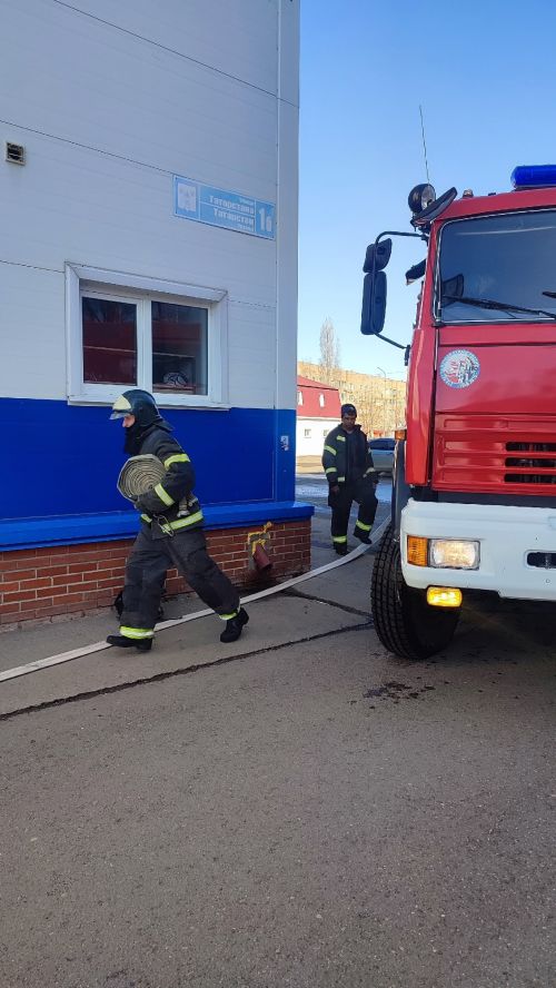 В ледовом дворце Менделеевска прошли плановые учения по пожарной безопасности