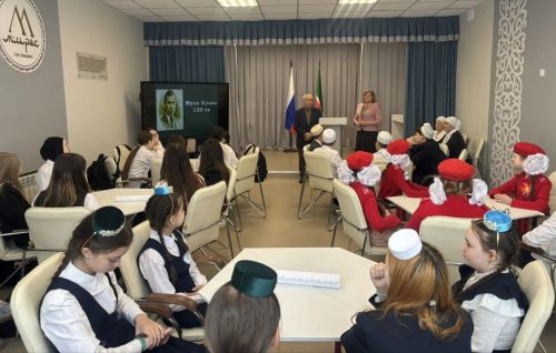 Татар китапханәсе, «Мирас» татар гимназиясендә, М.Җәлилнең 120 еллыгына багышланган әдәби викторина үткәрде
